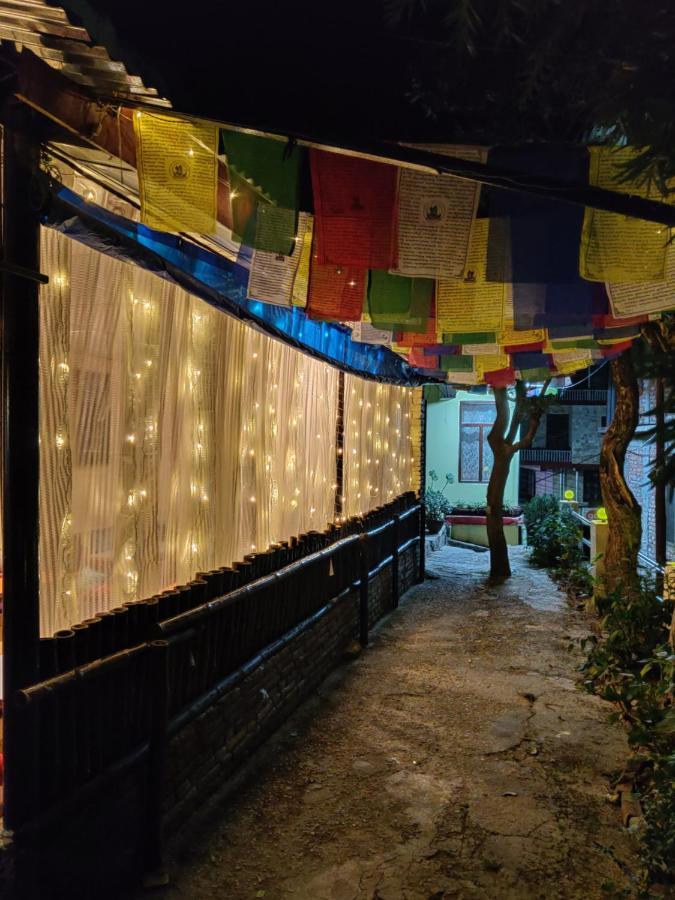 Moustache Mcleodganj Hostel McLeod Ganj Ngoại thất bức ảnh