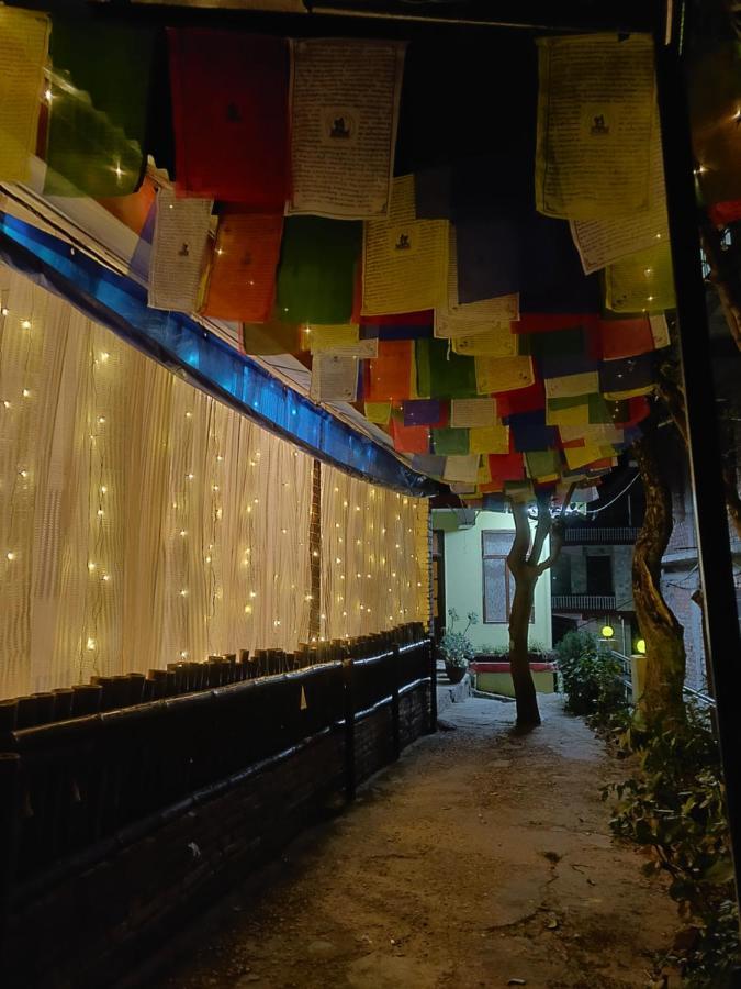 Moustache Mcleodganj Hostel McLeod Ganj Ngoại thất bức ảnh